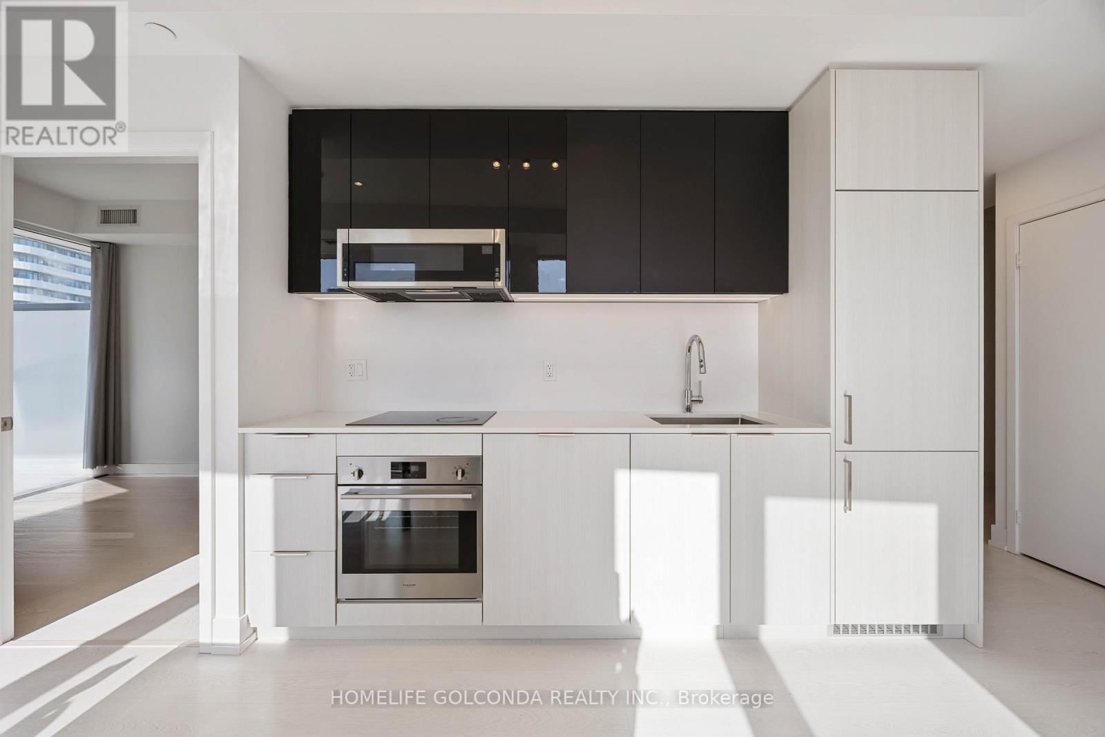 308 JARVIS STREET Image 4