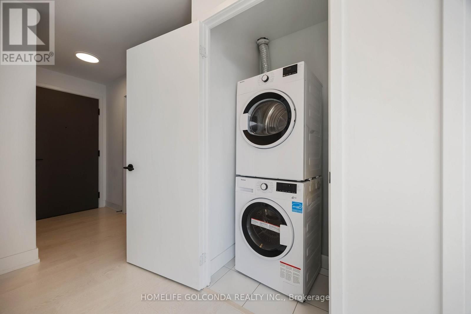 308 JARVIS STREET Image 9