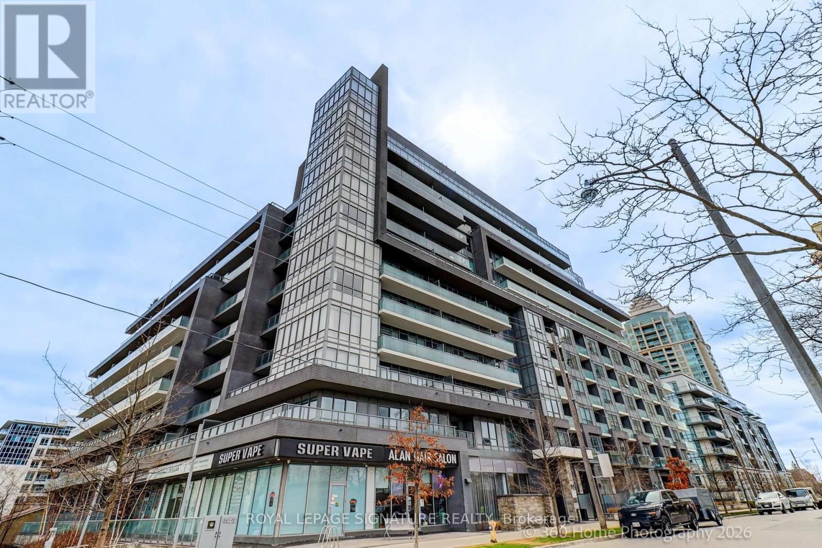 301 - 7 KENASTON GARDENS Image 1