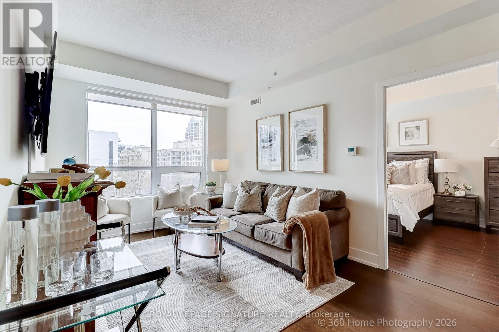 301 - 7 KENASTON GARDENS Image 11