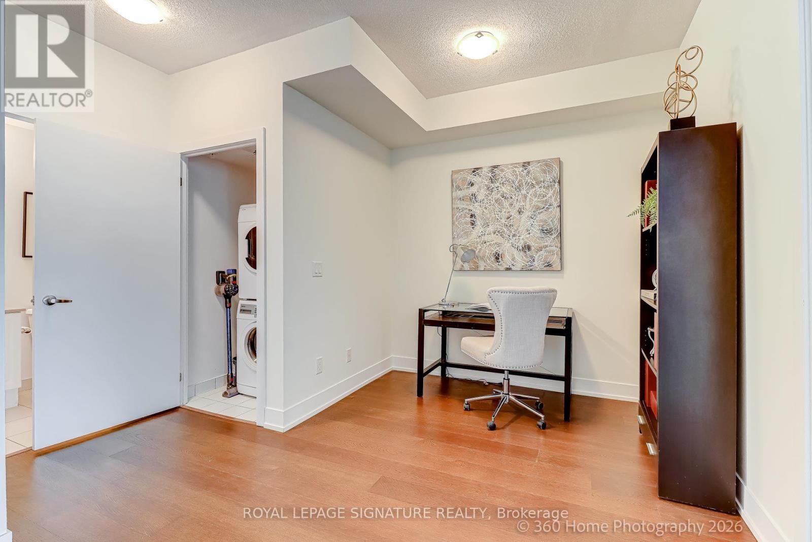 301 - 7 KENASTON GARDENS Image 14