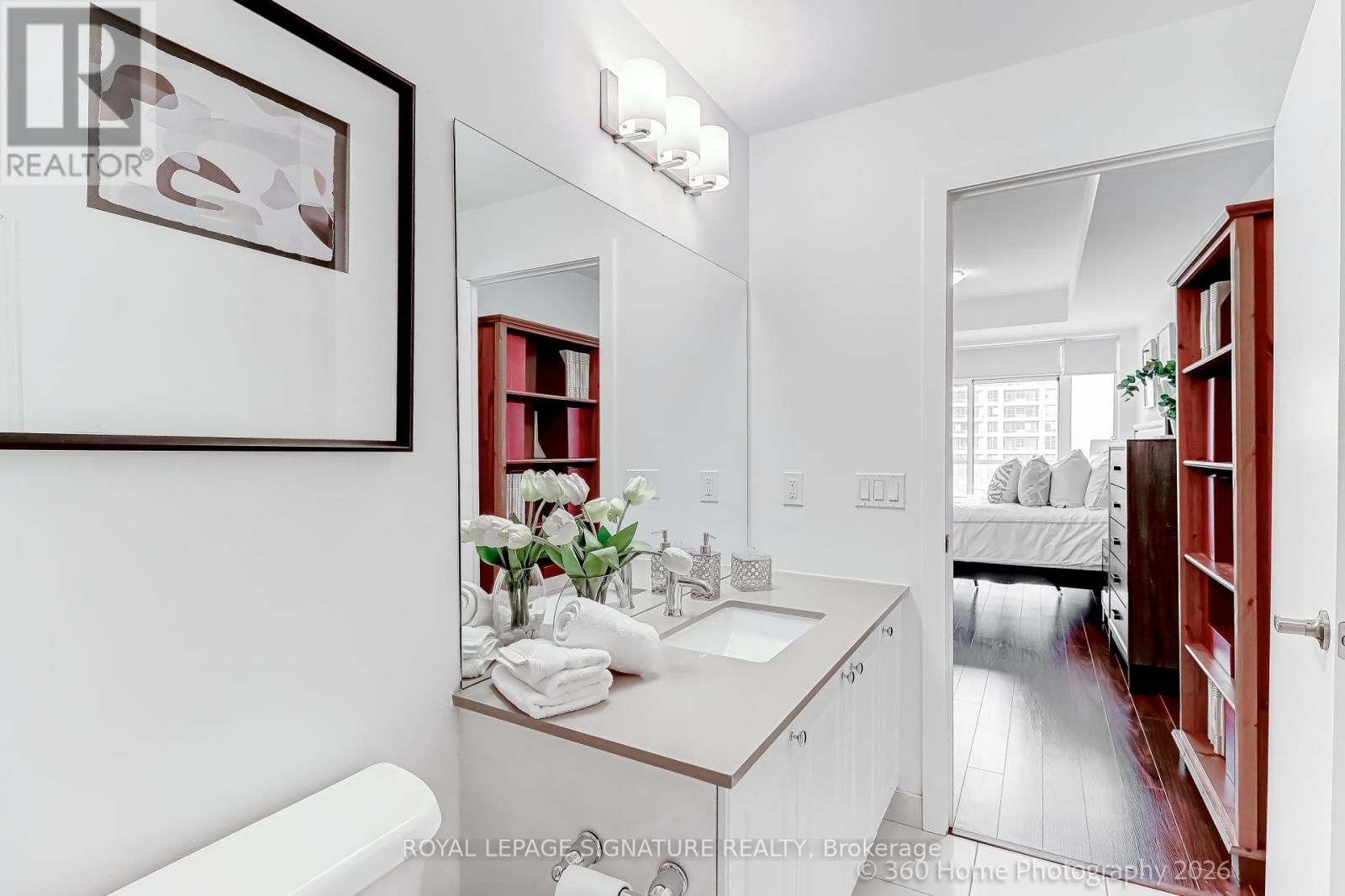 301 - 7 KENASTON GARDENS Image 18