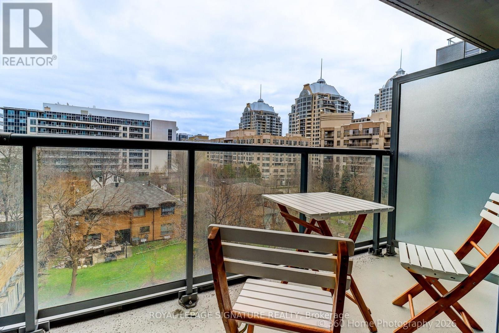 301 - 7 KENASTON GARDENS Image 23