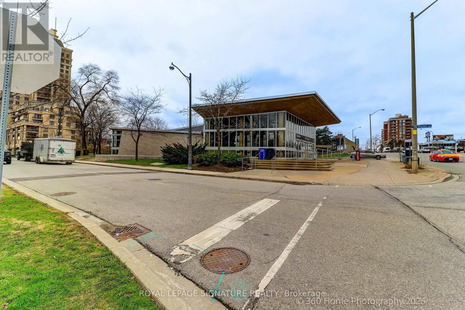 301 - 7 KENASTON GARDENS Image 27