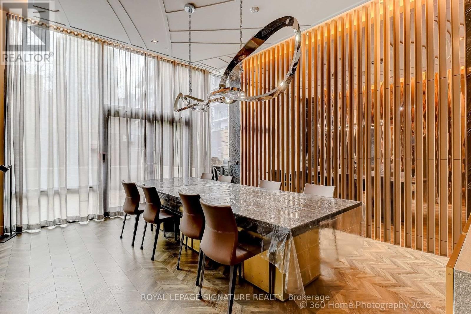 301 - 7 KENASTON GARDENS Image 5