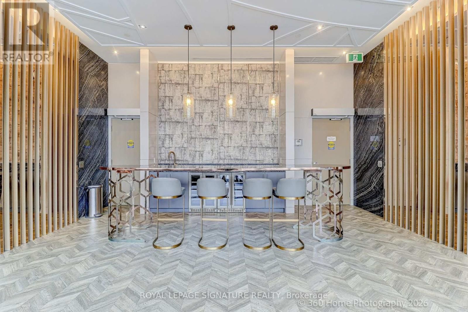 301 - 7 KENASTON GARDENS Image 7