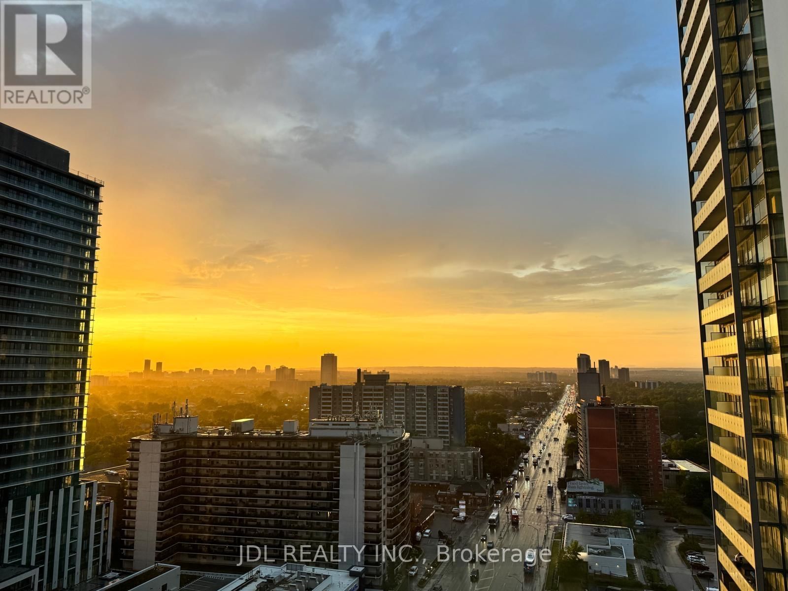 1909 - 8 OLYMPIC GARDEN DRIVE Image 18