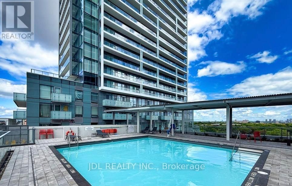 1909 - 8 OLYMPIC GARDEN DRIVE Image 29