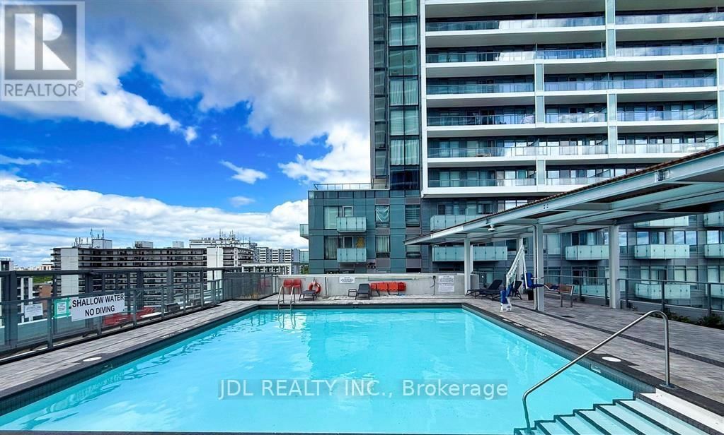 1909 - 8 OLYMPIC GARDEN DRIVE Image 30