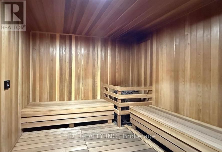 1909 - 8 OLYMPIC GARDEN DRIVE Image 37