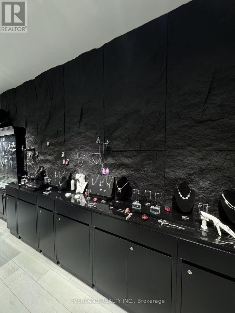 2515 YONGE STREET Image 6