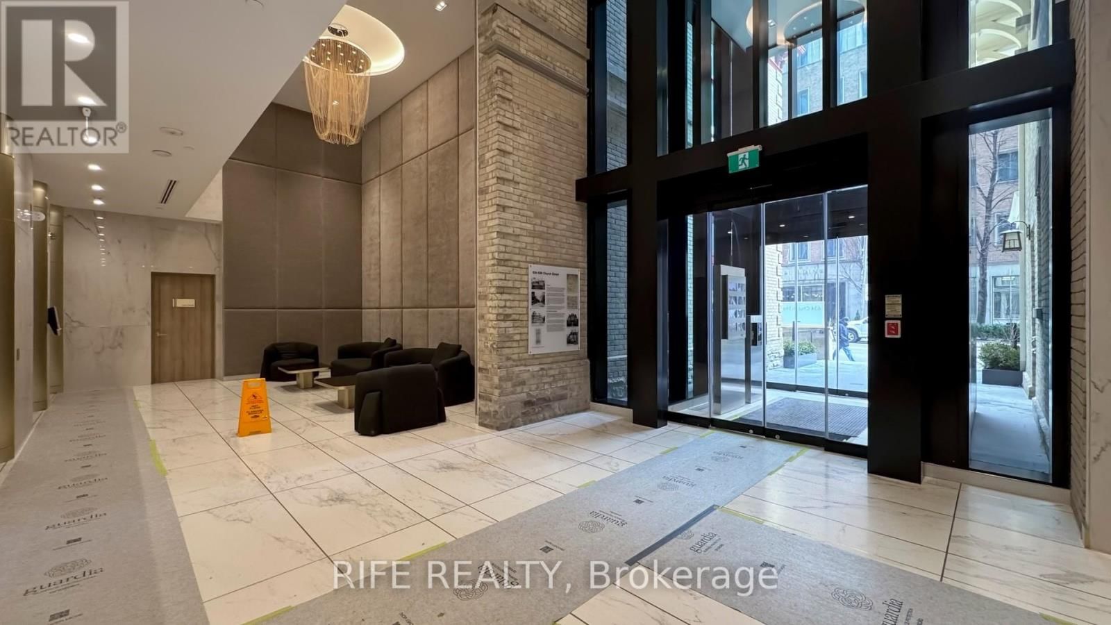 2910 - 634 CHURCH STREET Image 3