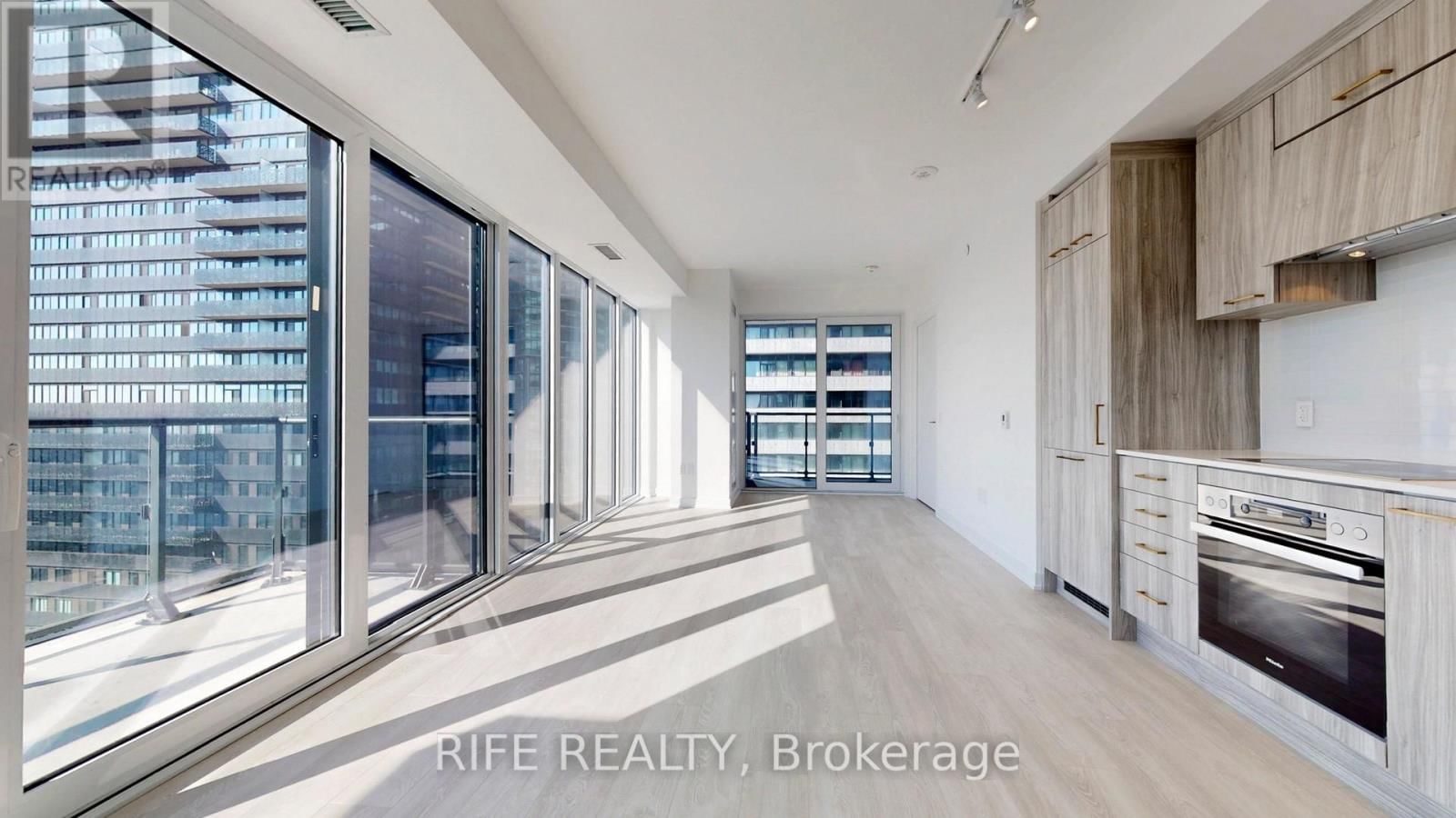 2910 - 634 CHURCH STREET Image 5