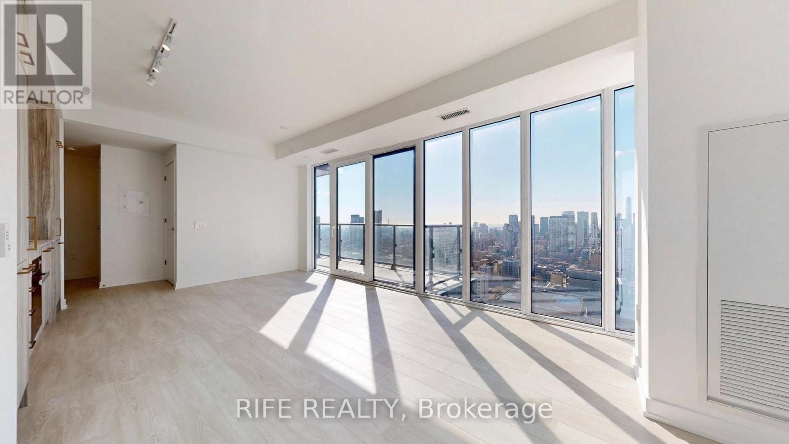 2910 - 634 CHURCH STREET Image 8