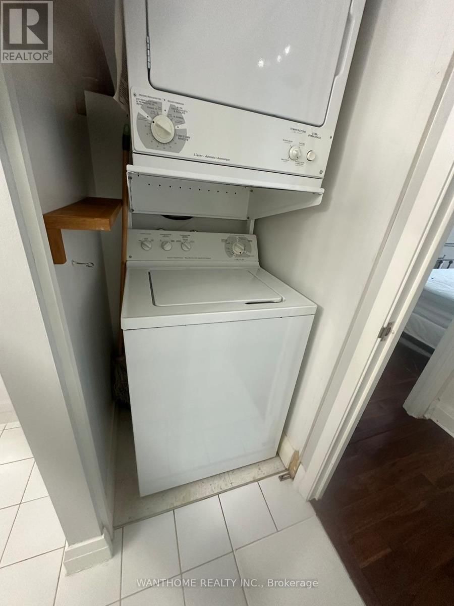 506 - 8 WELLESLEY STREET EAST Image 14