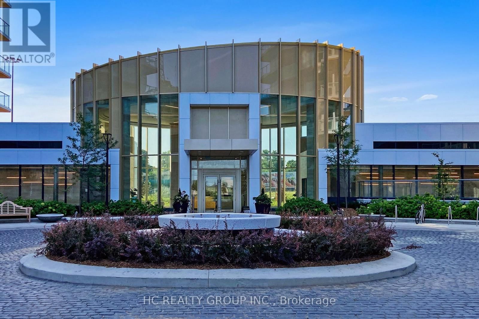 1703 - 25 MCMAHON DRIVE Image 3