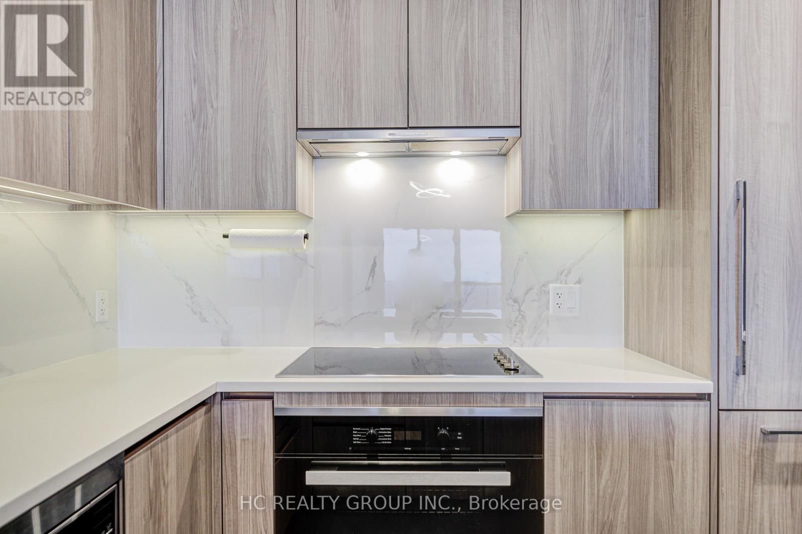 1703 - 25 MCMAHON DRIVE Image 8