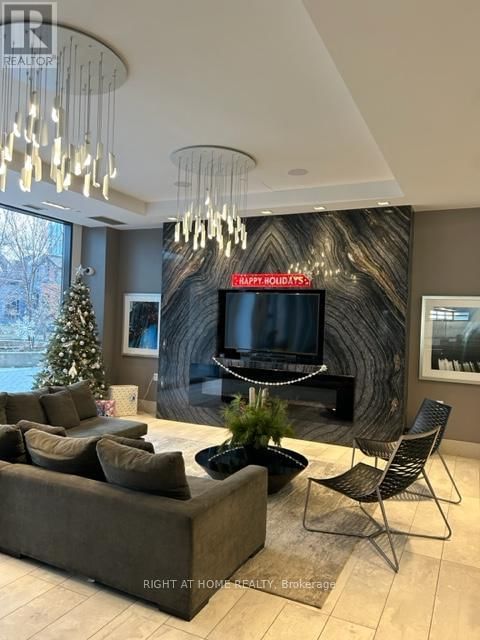 224 - 525 ADELAIDE STREET WEST Image 14