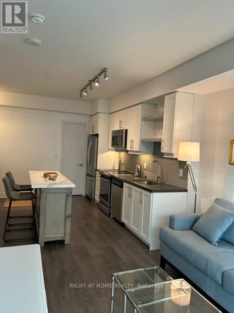 224 - 525 ADELAIDE STREET WEST Image 5