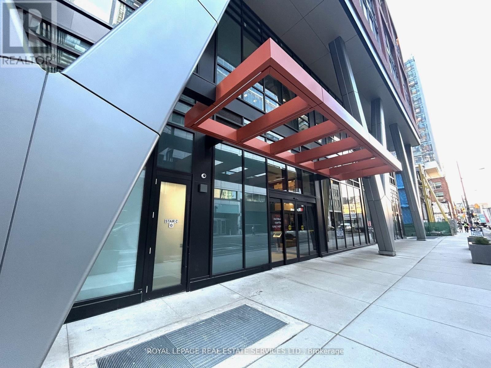 4713 - 108 PETER STREET Image 3