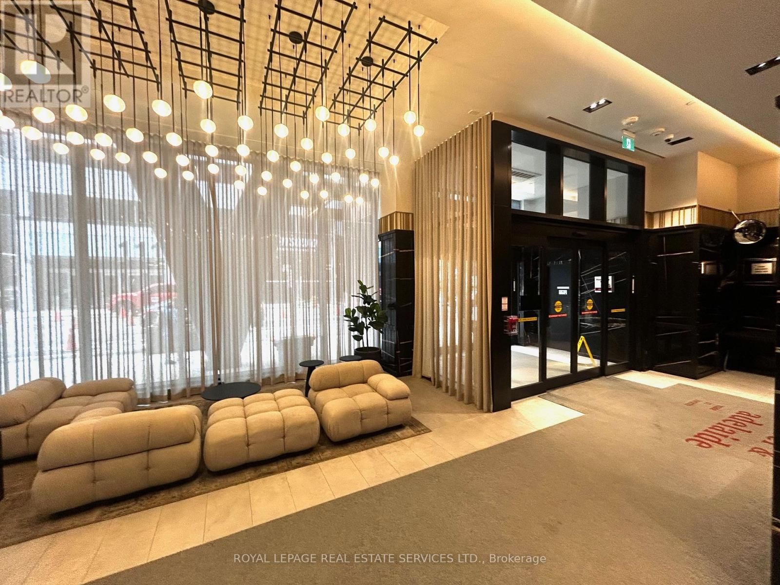 4713 - 108 PETER STREET Image 5