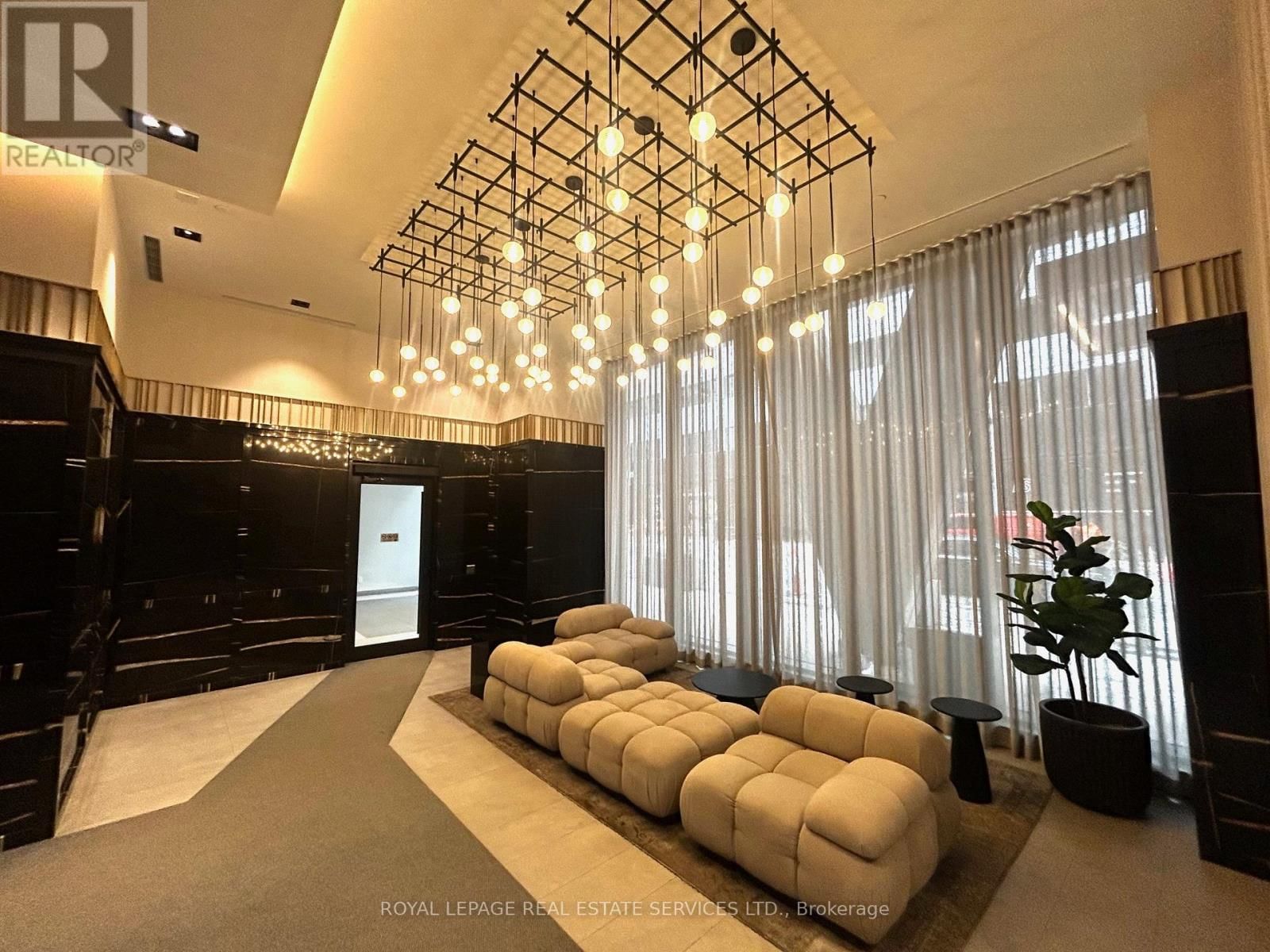 4713 - 108 PETER STREET Image 6