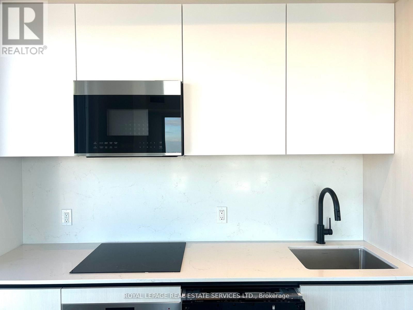 4713 - 108 PETER STREET Image 9