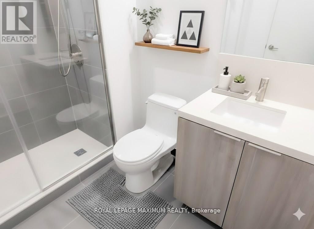 201 - 2020 BATHURST STREET Image 16