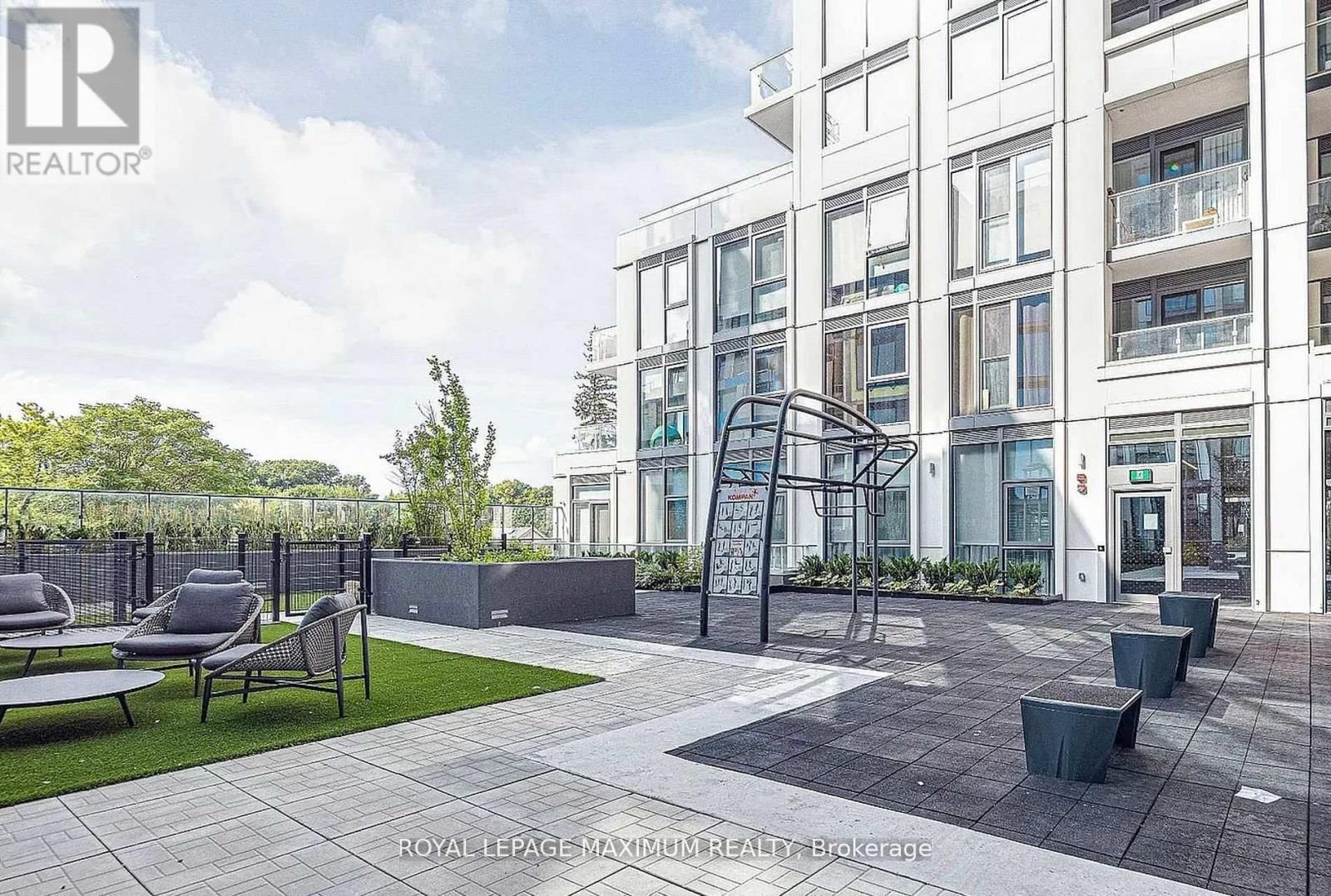 201 - 2020 BATHURST STREET Image 21