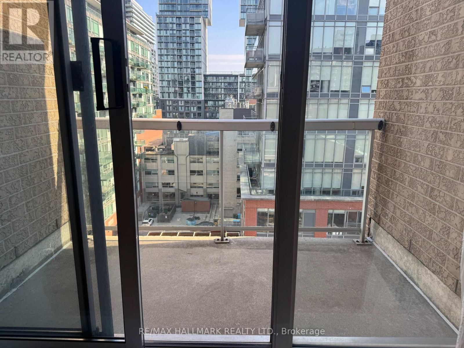 PH07 - 330 ADELAIDE STREET EAST Image 12