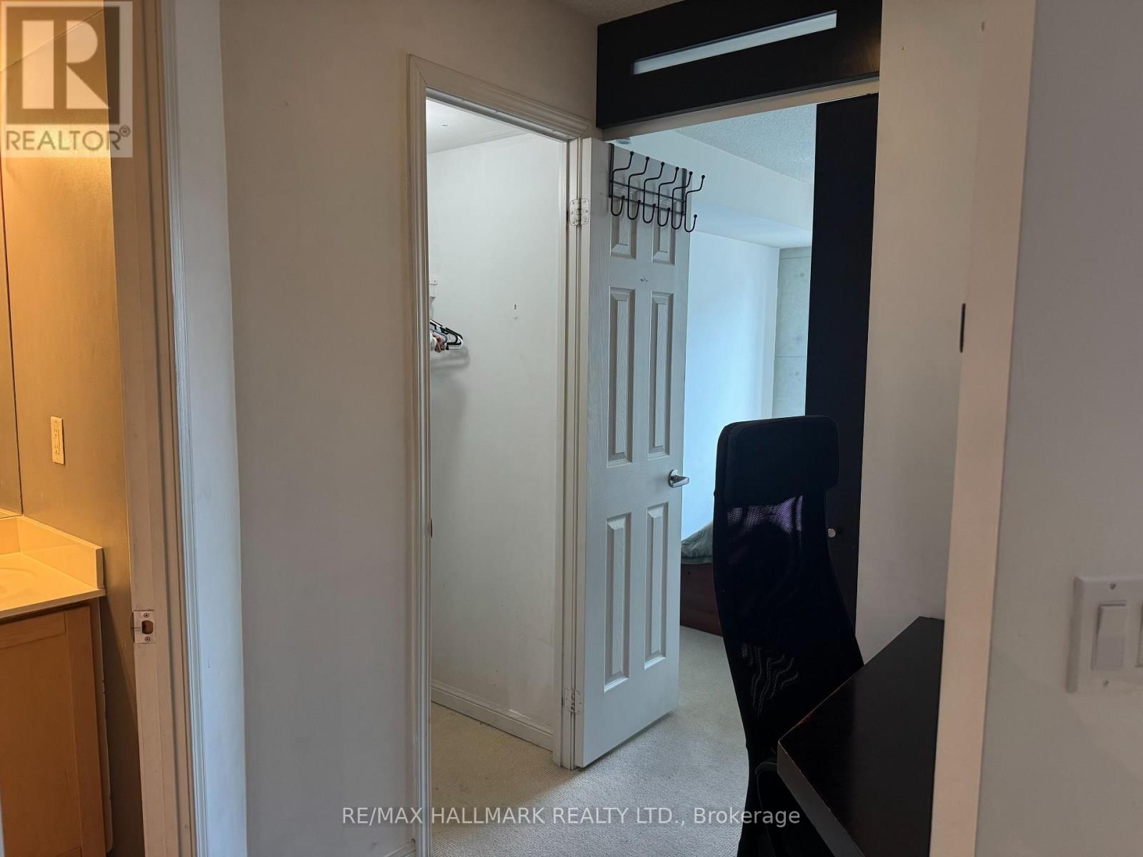 PH07 - 330 ADELAIDE STREET EAST Image 17