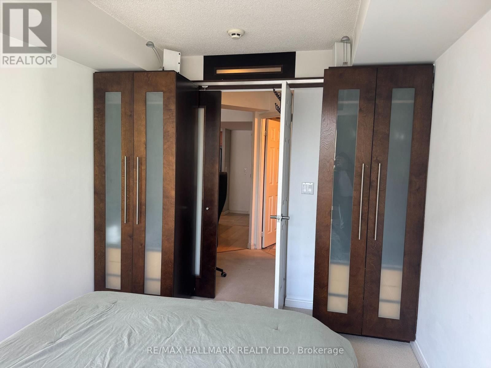 PH07 - 330 ADELAIDE STREET EAST Image 21