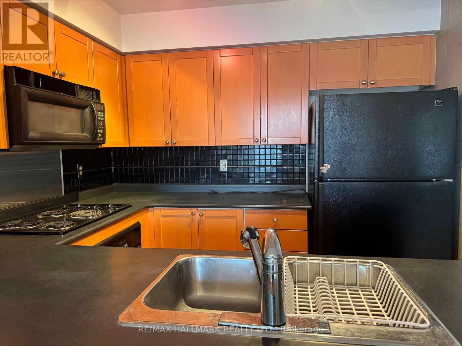 PH07 - 330 ADELAIDE STREET EAST Image 7