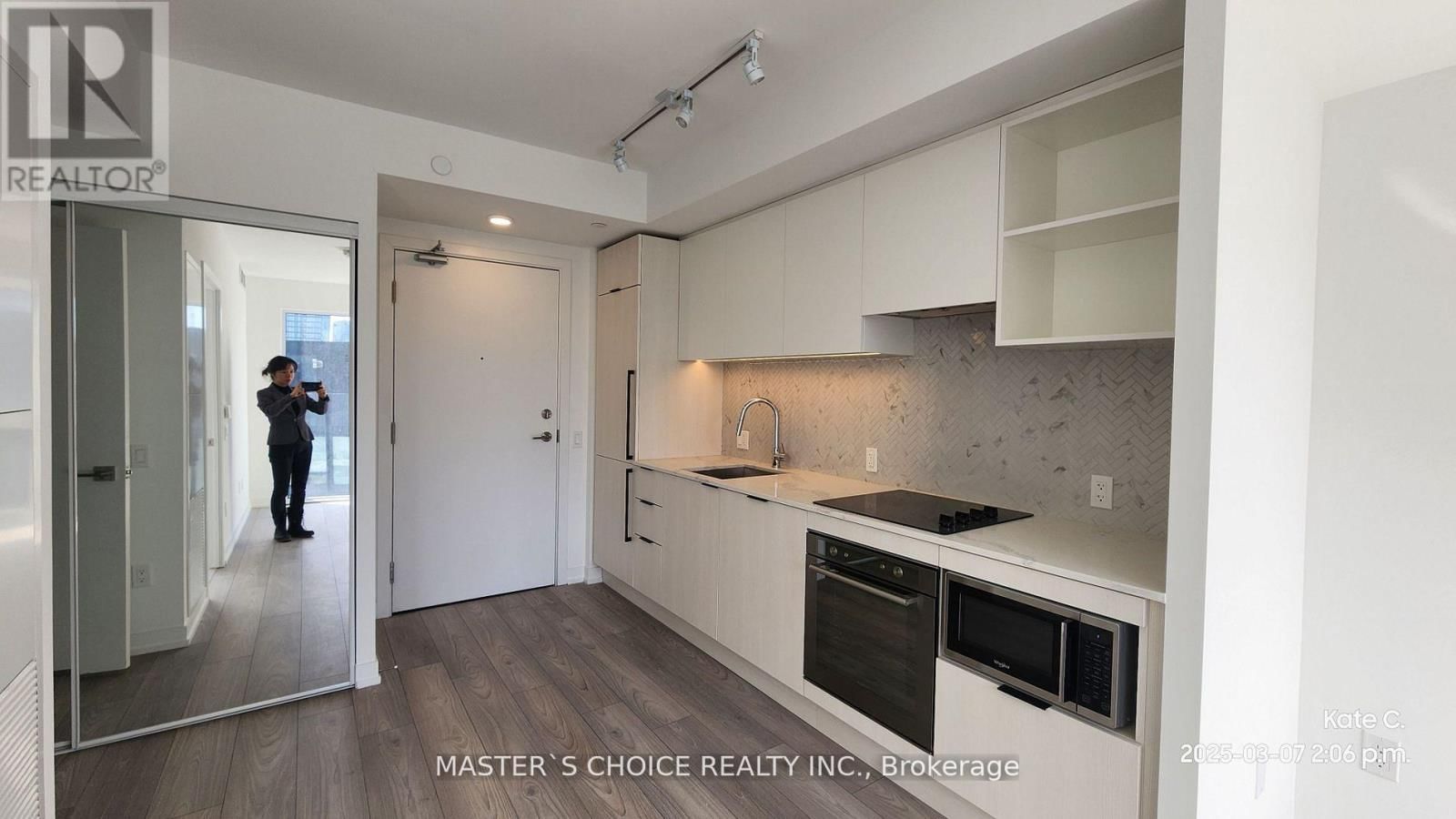 3606 - 82 DALHOUSIE STREET Image 2