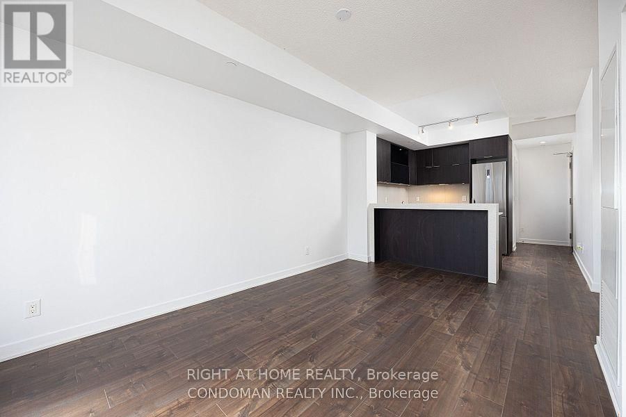 2313 - 170 SUMACH STREET Image 2