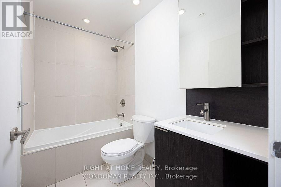 2313 - 170 SUMACH STREET Image 4