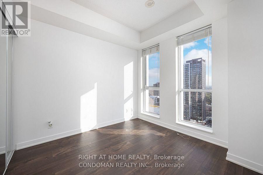 2313 - 170 SUMACH STREET Image 5