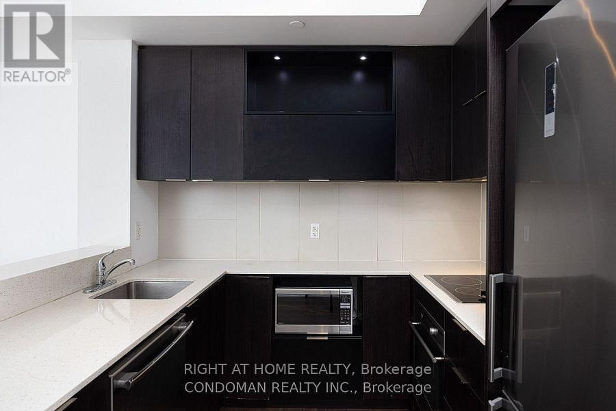 2313 - 170 SUMACH STREET Image 7