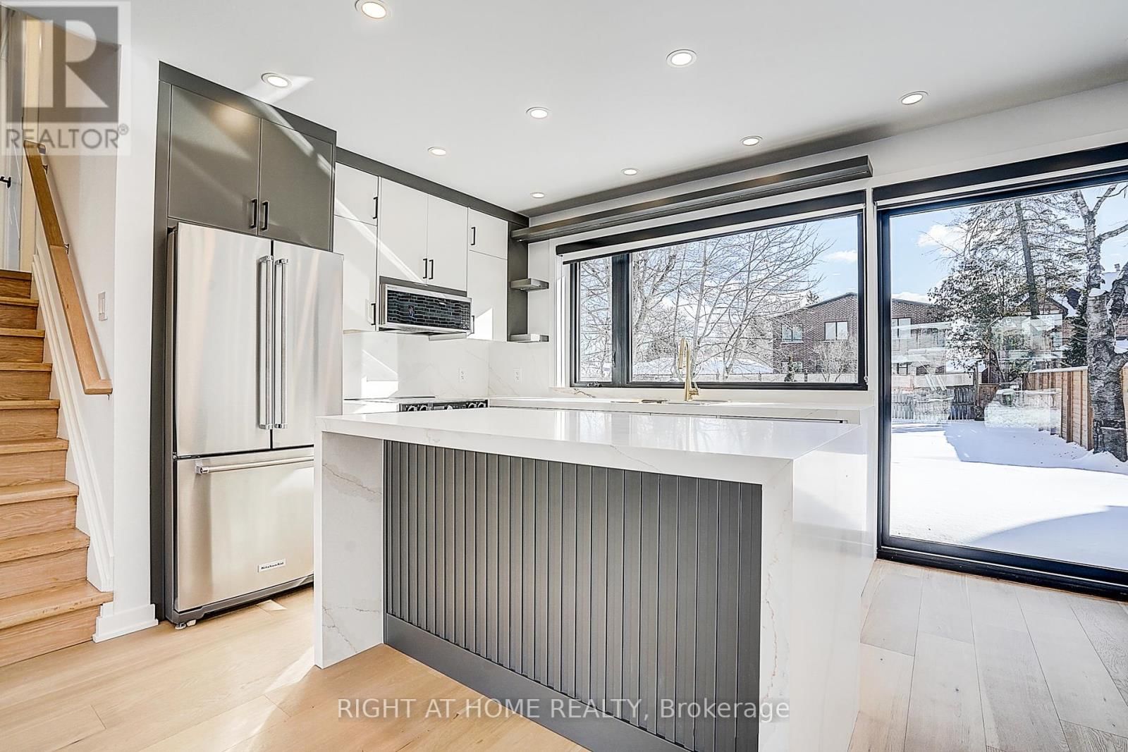 215 CHURCHILL AVENUE Image 10