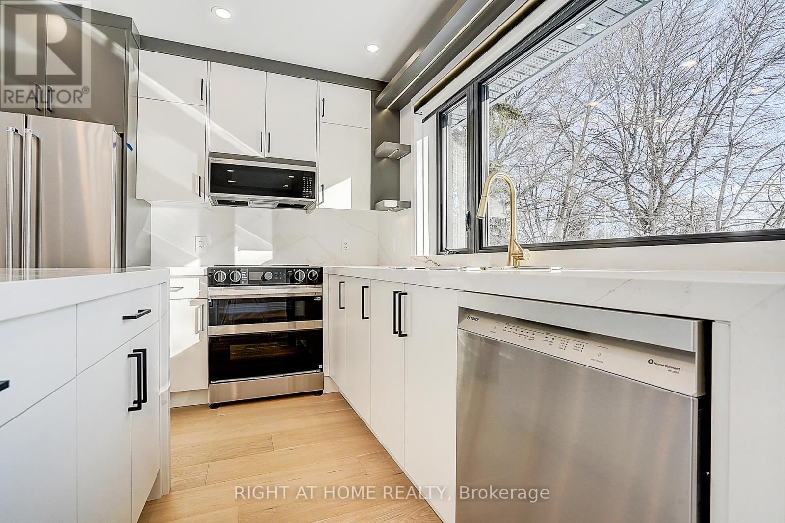 215 CHURCHILL AVENUE Image 16