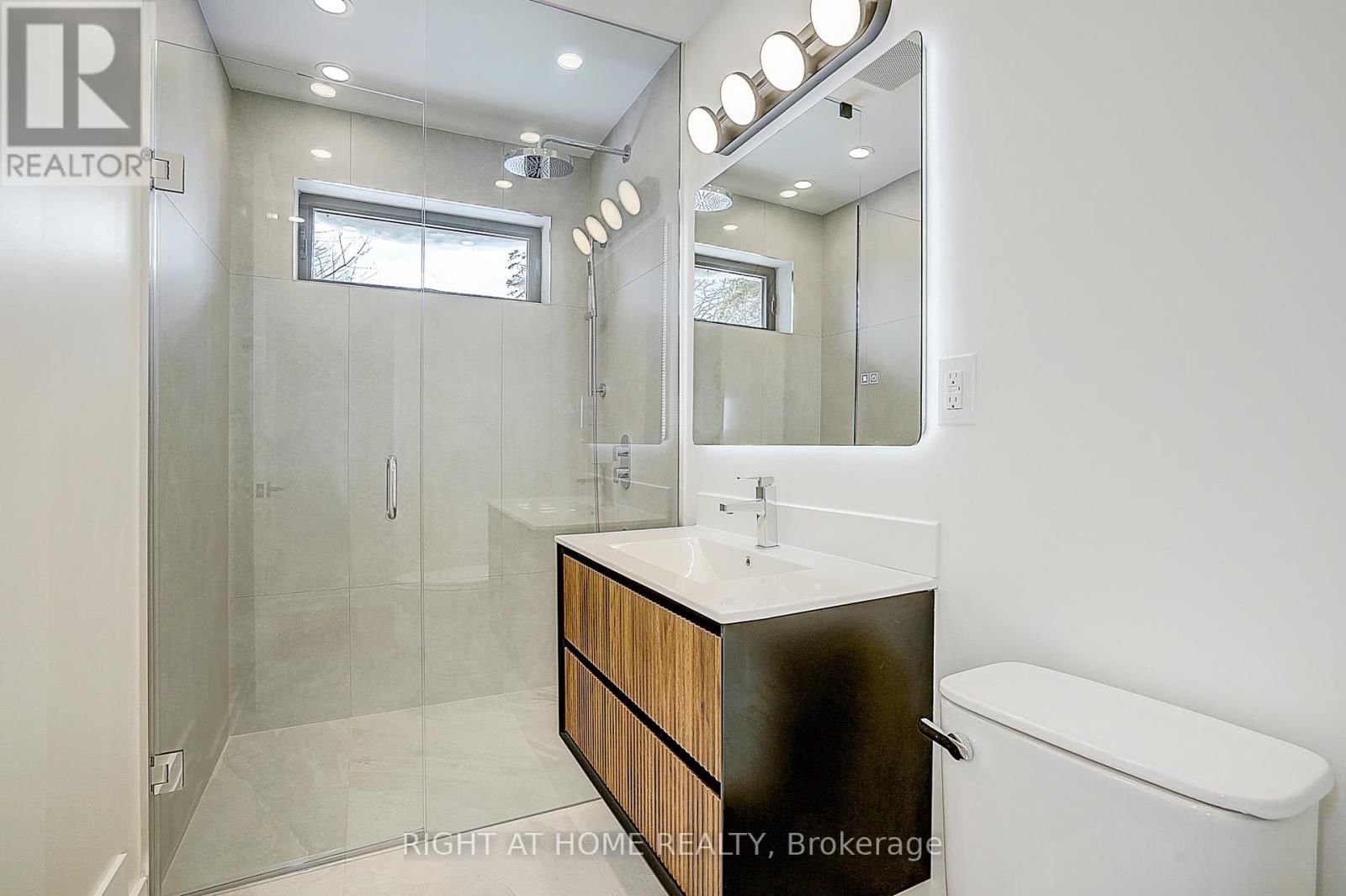 215 CHURCHILL AVENUE Image 33