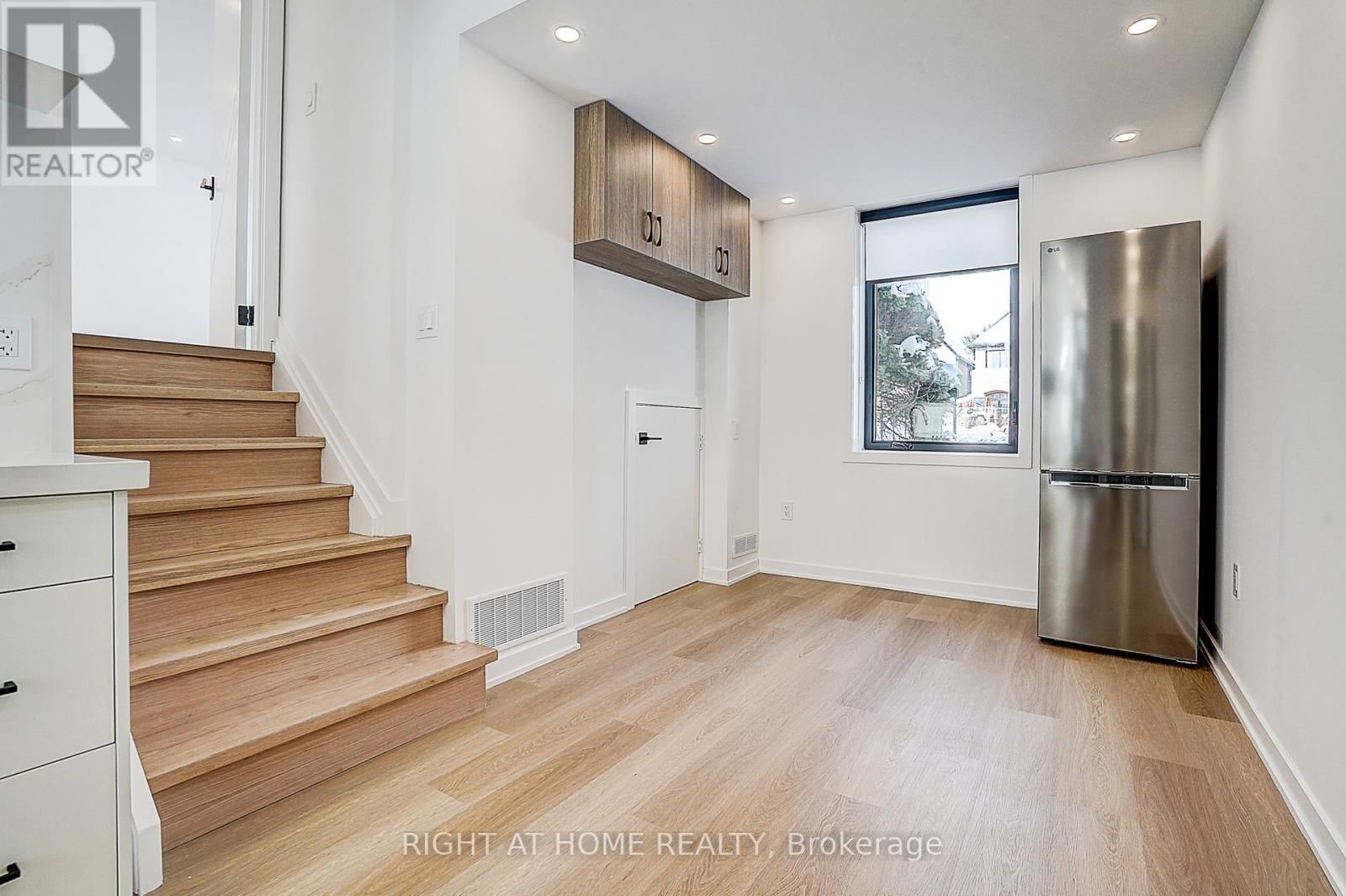 215 CHURCHILL AVENUE Image 36