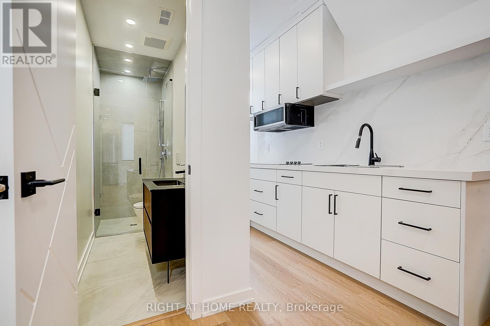 215 CHURCHILL AVENUE Image 45