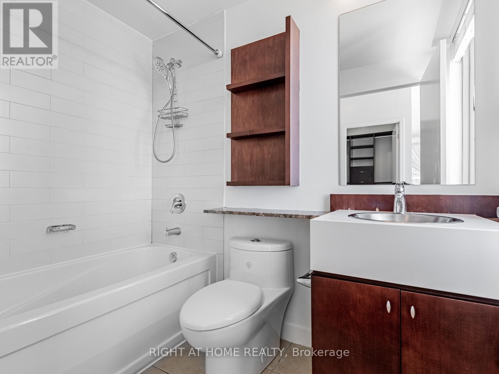 2908 - 3 NAVY WHARF COURT Image 21