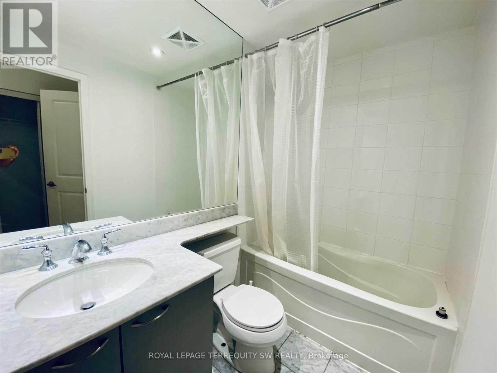 405 - 628 FLEET STREET Image 16