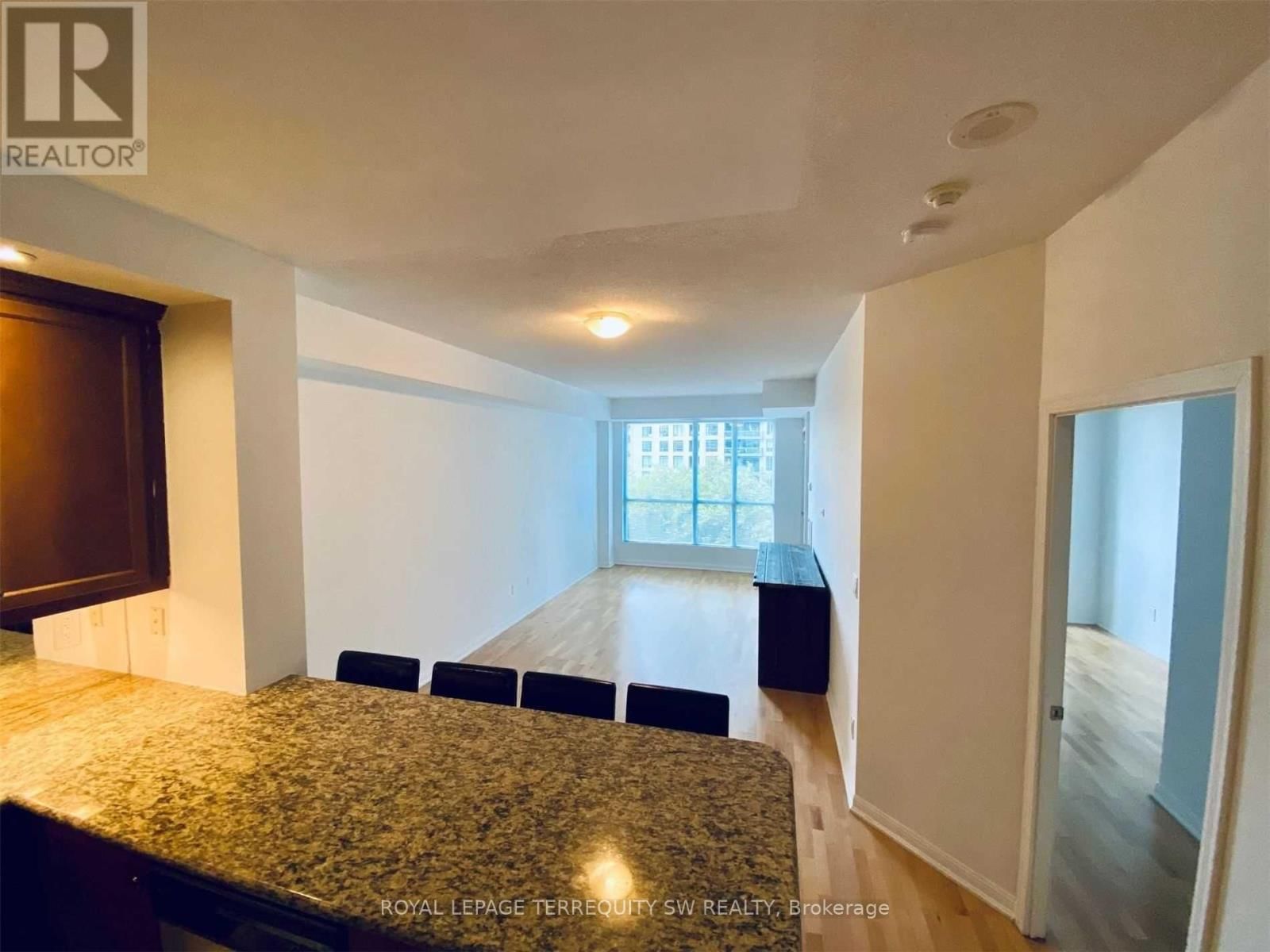 405 - 628 FLEET STREET Image 18