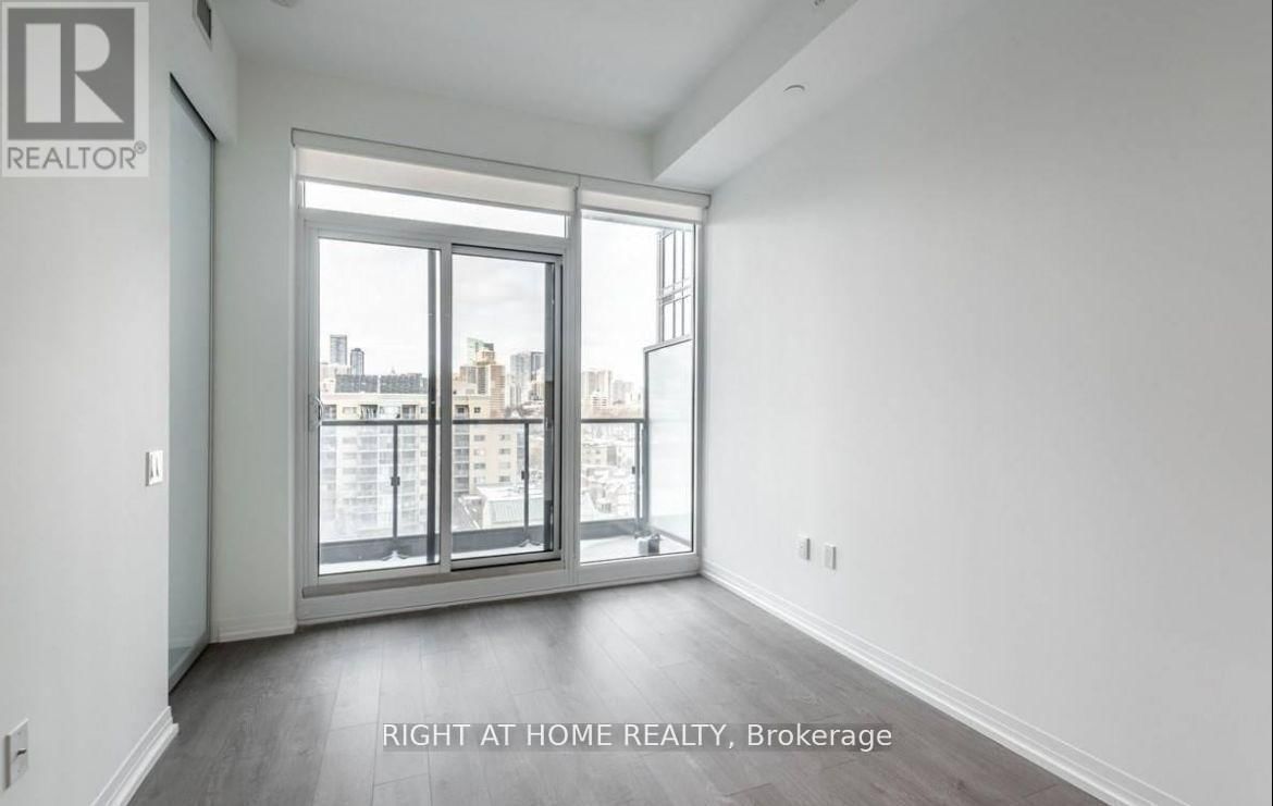 938 - 251 JARVIS STREET Image 11