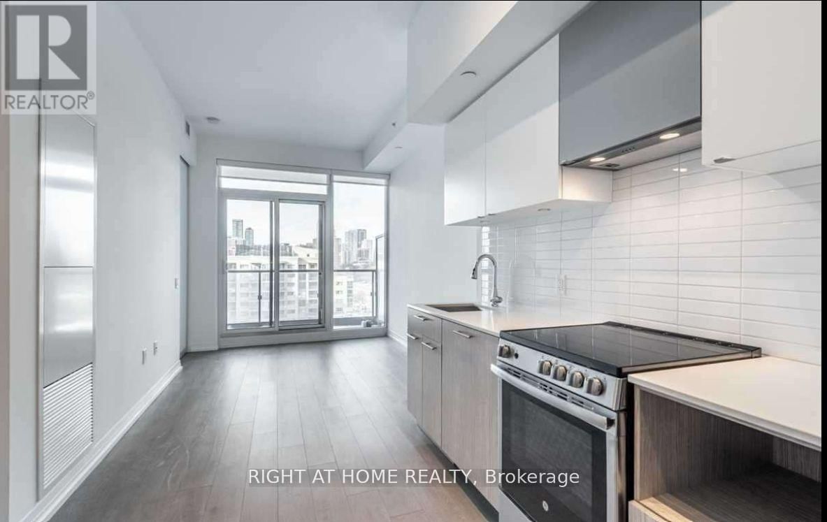 938 - 251 JARVIS STREET Image 13