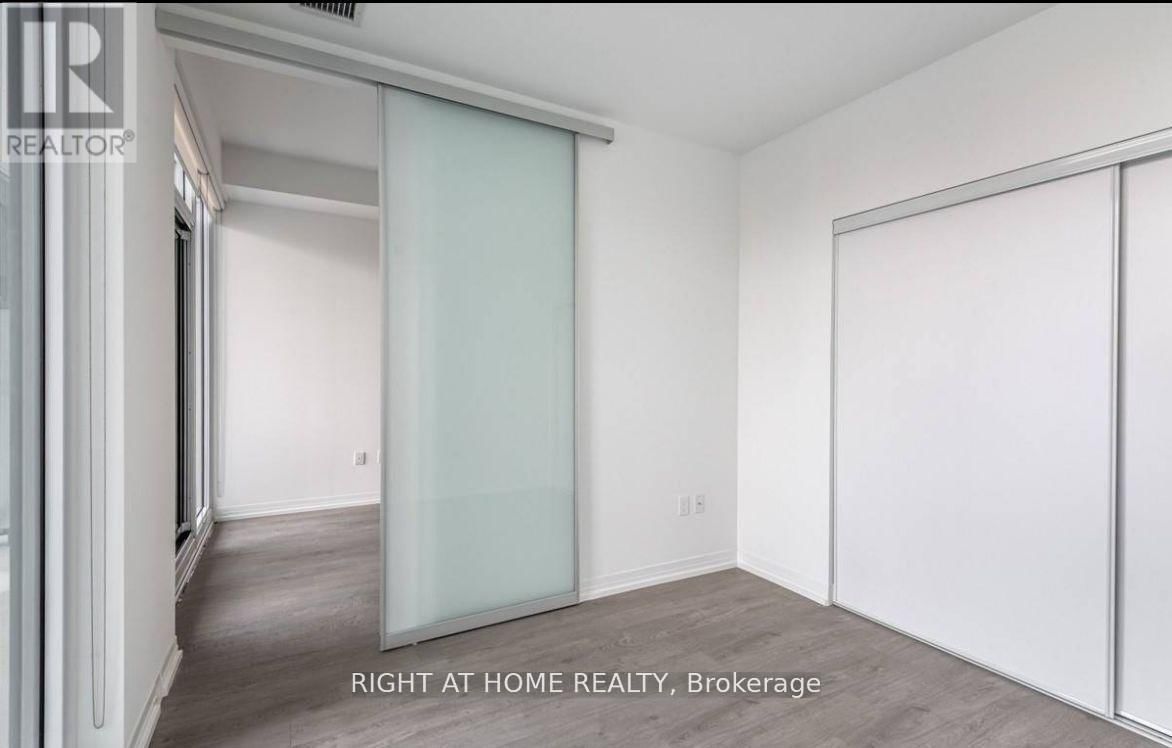 938 - 251 JARVIS STREET Image 14