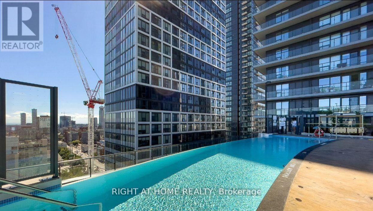 938 - 251 JARVIS STREET Image 32